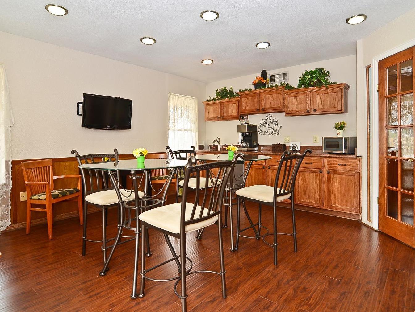 Americas Best Value Inn Refugio Экстерьер фото